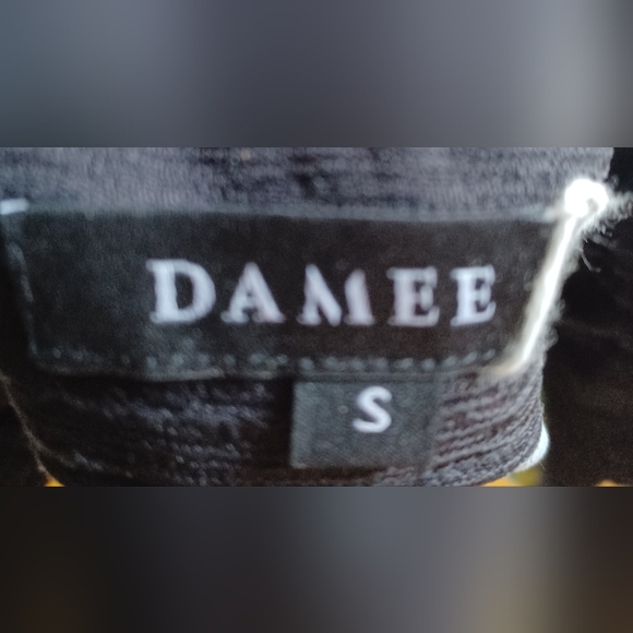 Damee Colorful Abstract Button-Up - Picture 3 of 3